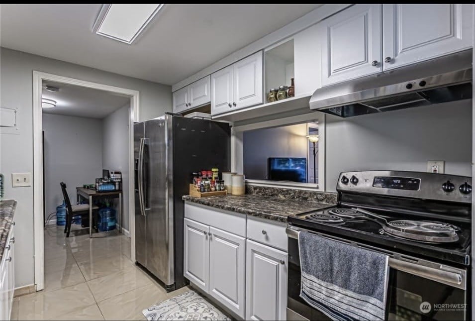 I don't see an attached photo in your message. Could you please share the image so I can suggest appropriate alt text for the property 02 card?